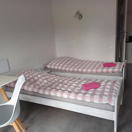 Gosciniec Solan Hotel Jeleniow Екстериор снимка