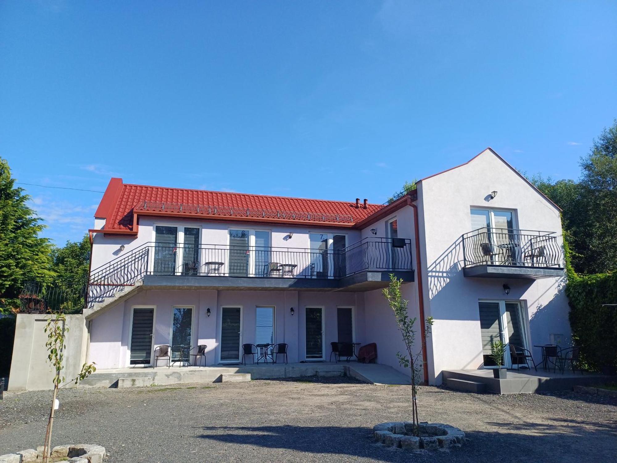 Gosciniec Solan Hotel Jeleniow Екстериор снимка