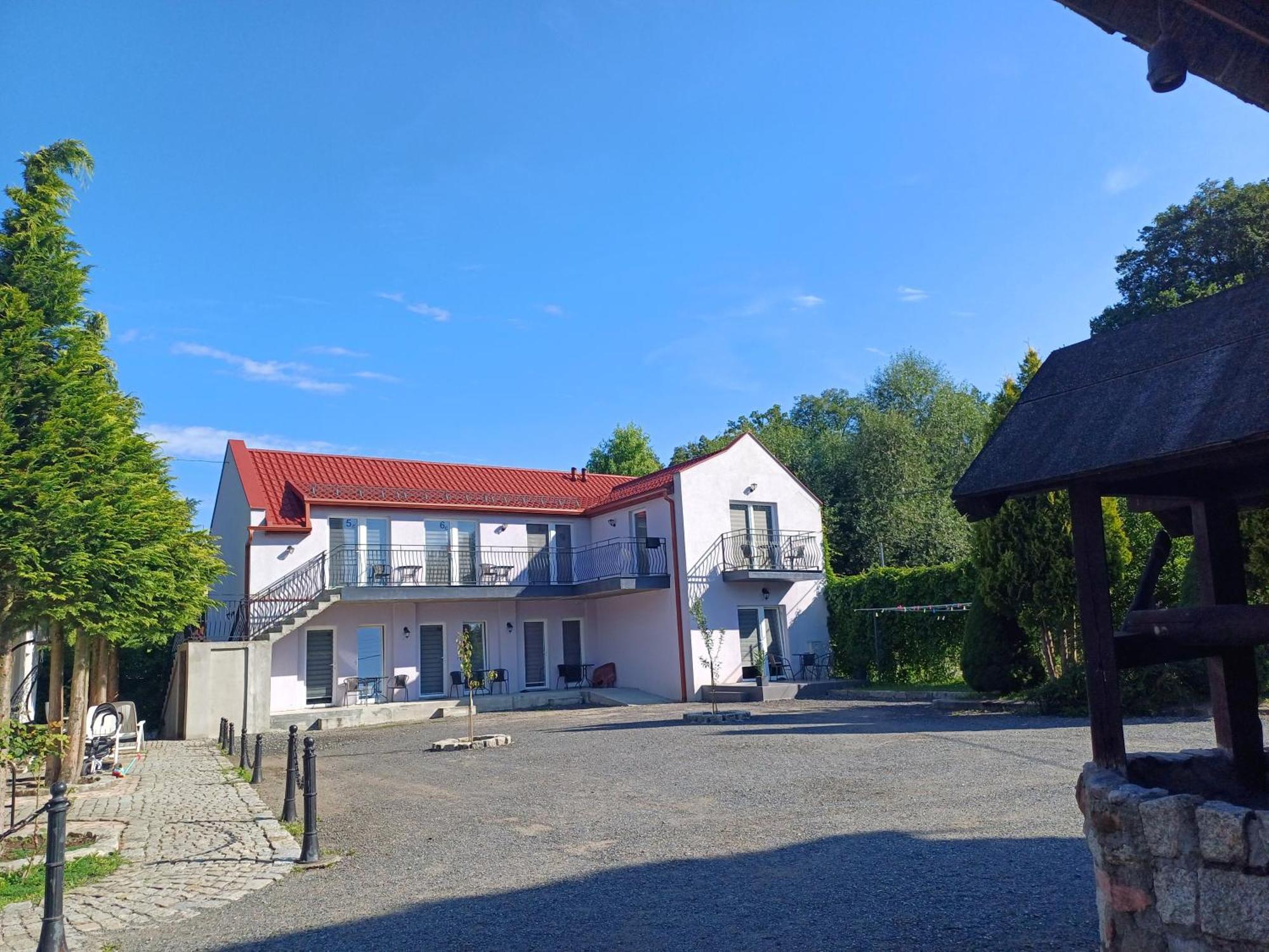 Gosciniec Solan Hotel Jeleniow Екстериор снимка