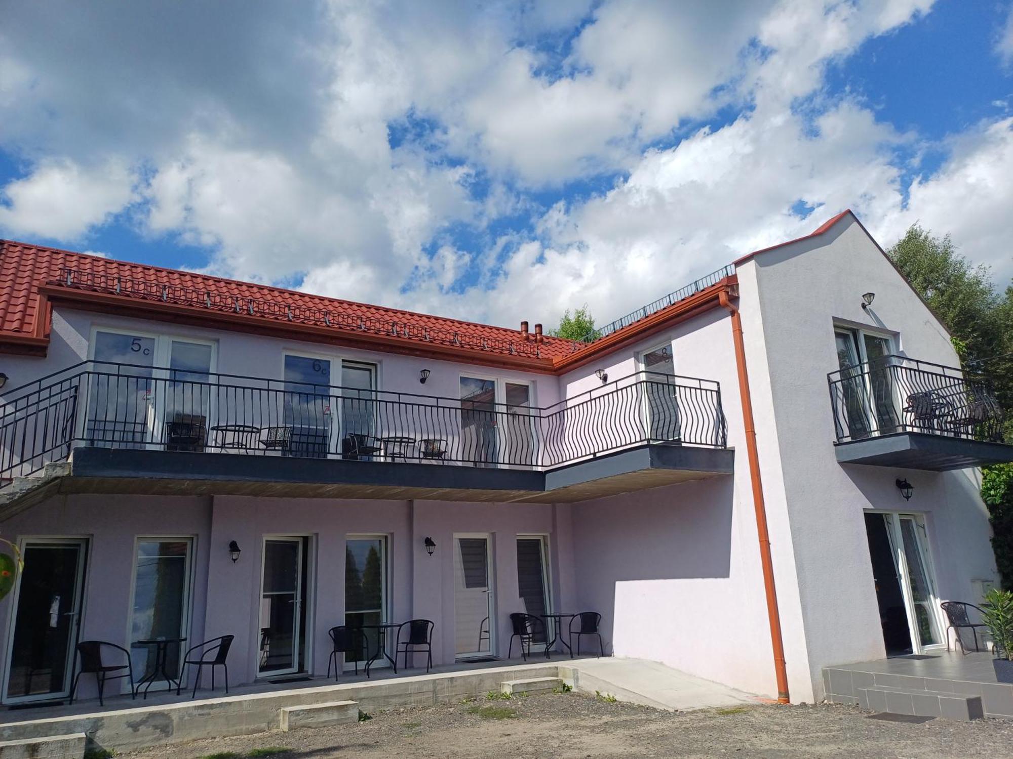 Gosciniec Solan Hotel Jeleniow Екстериор снимка
