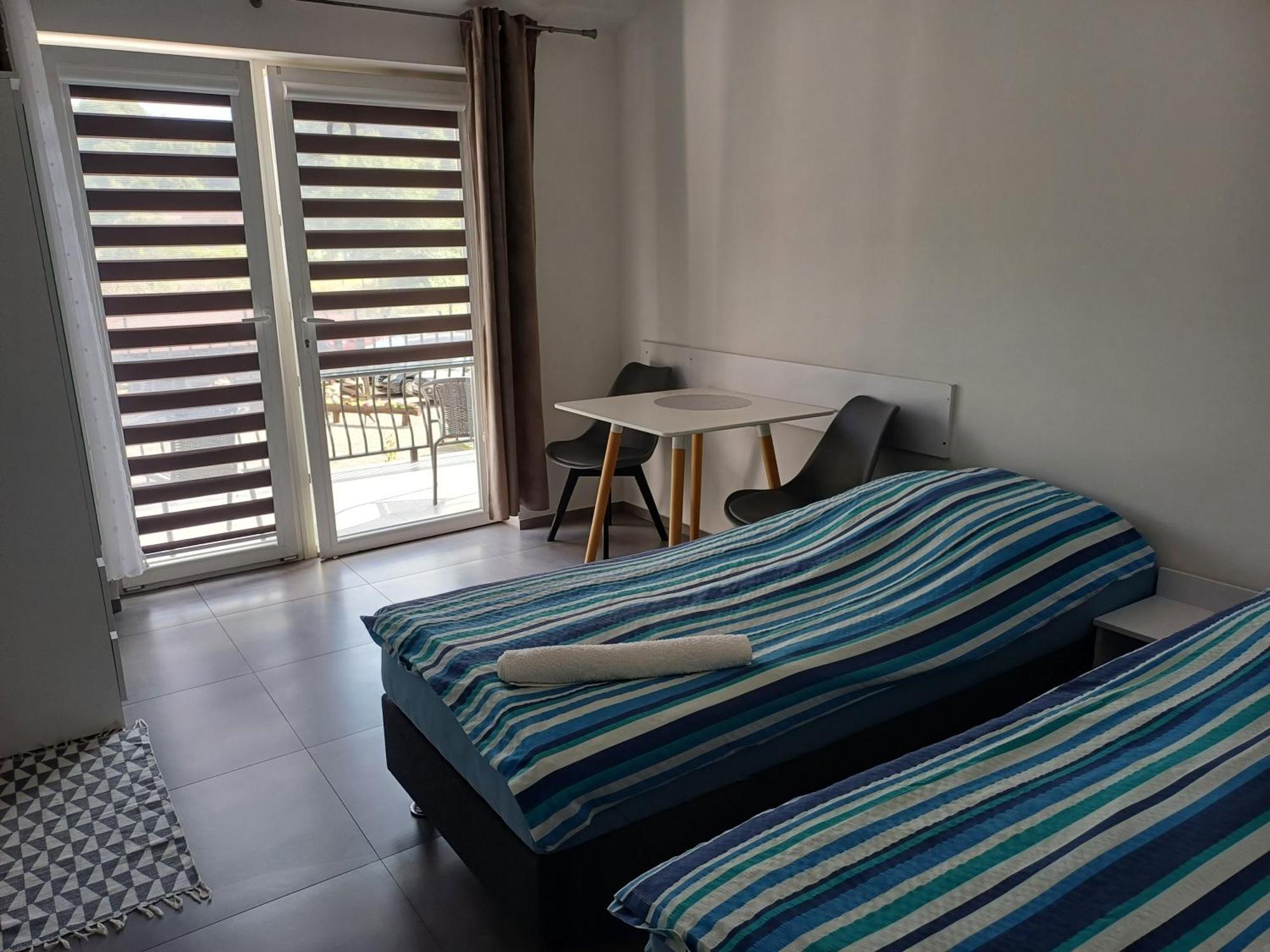 Gosciniec Solan Hotel Jeleniow Екстериор снимка
