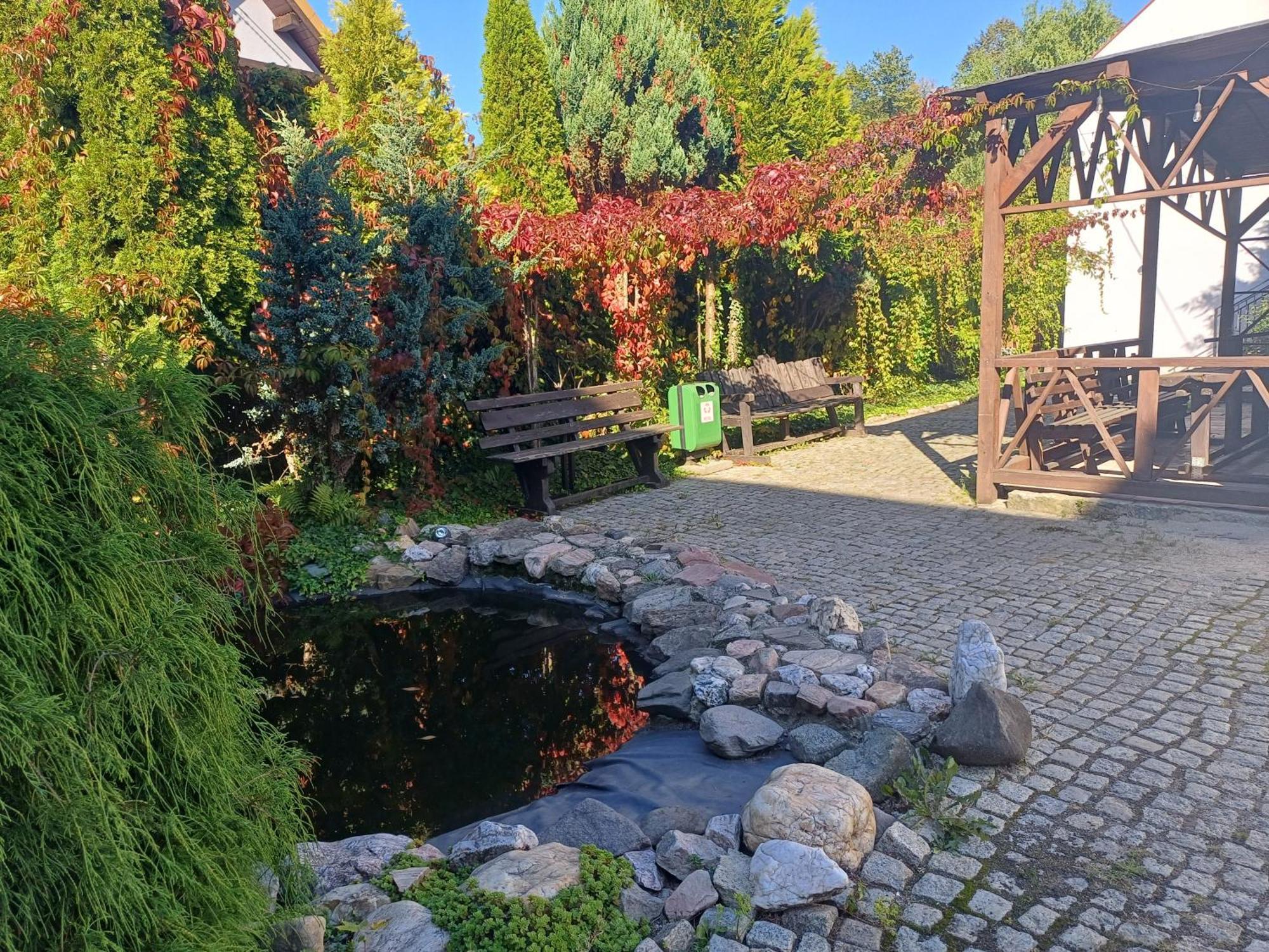Gosciniec Solan Hotel Jeleniow Екстериор снимка