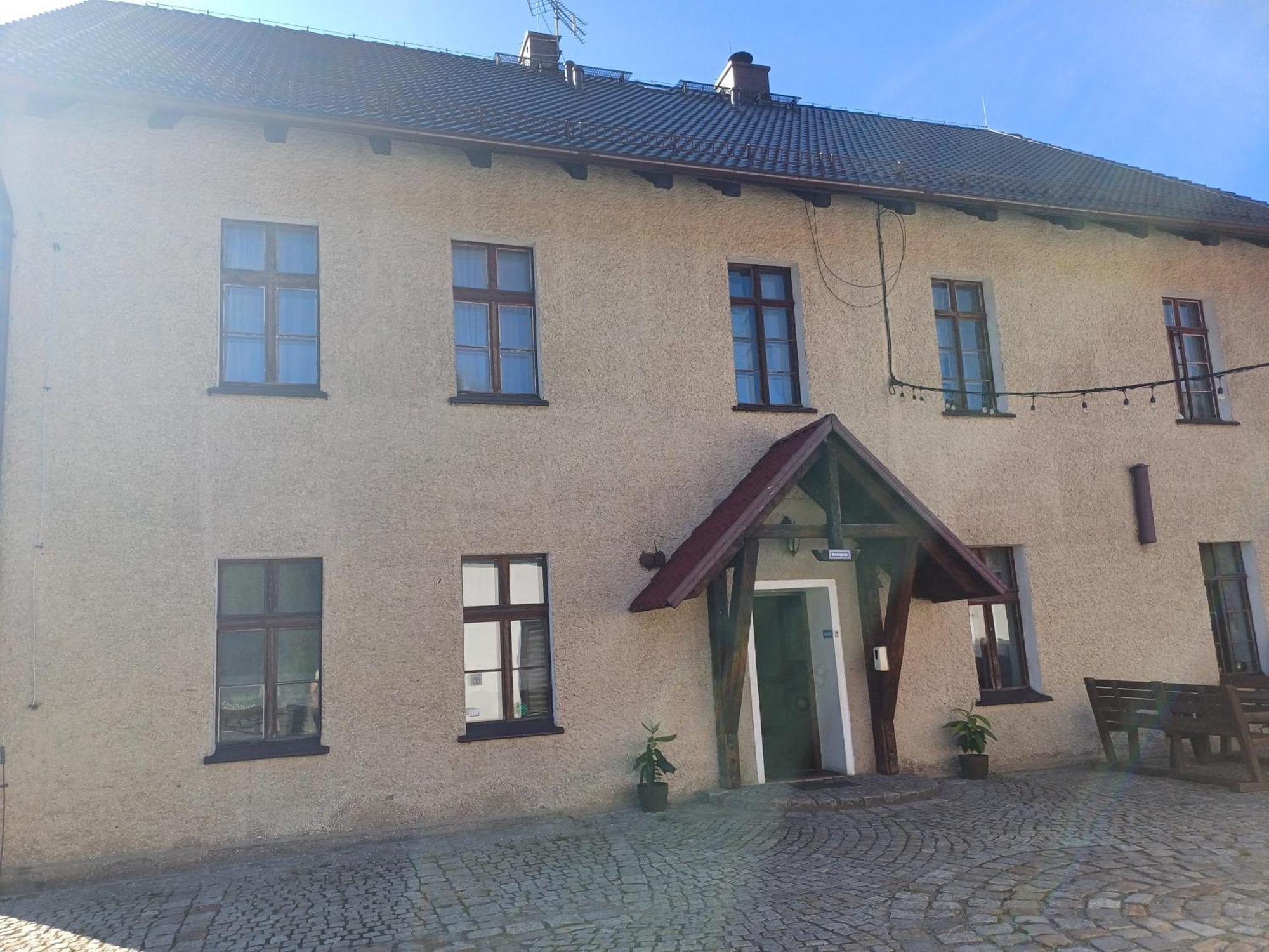 Gosciniec Solan Hotel Jeleniow Екстериор снимка
