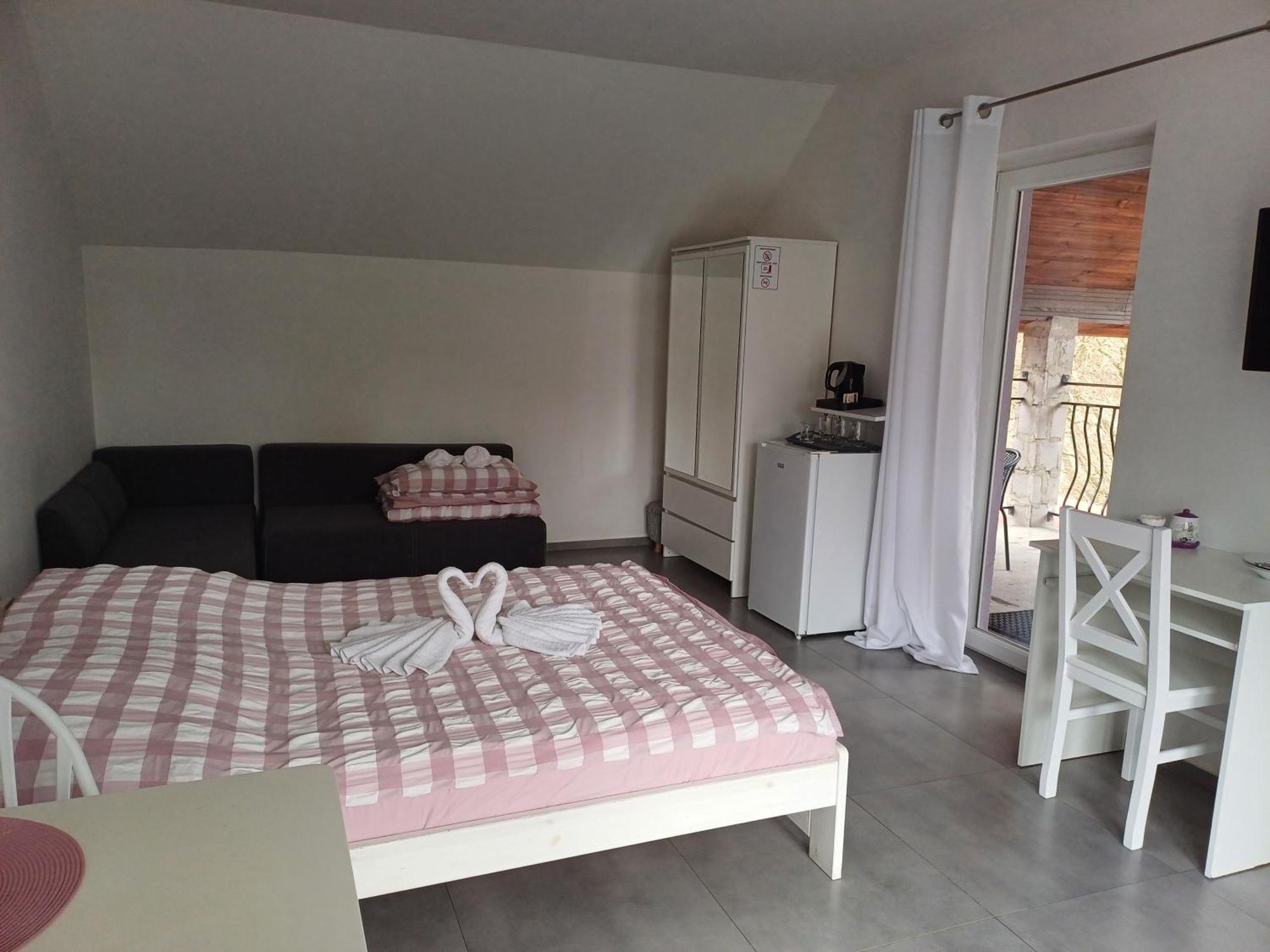Gosciniec Solan Hotel Jeleniow Екстериор снимка