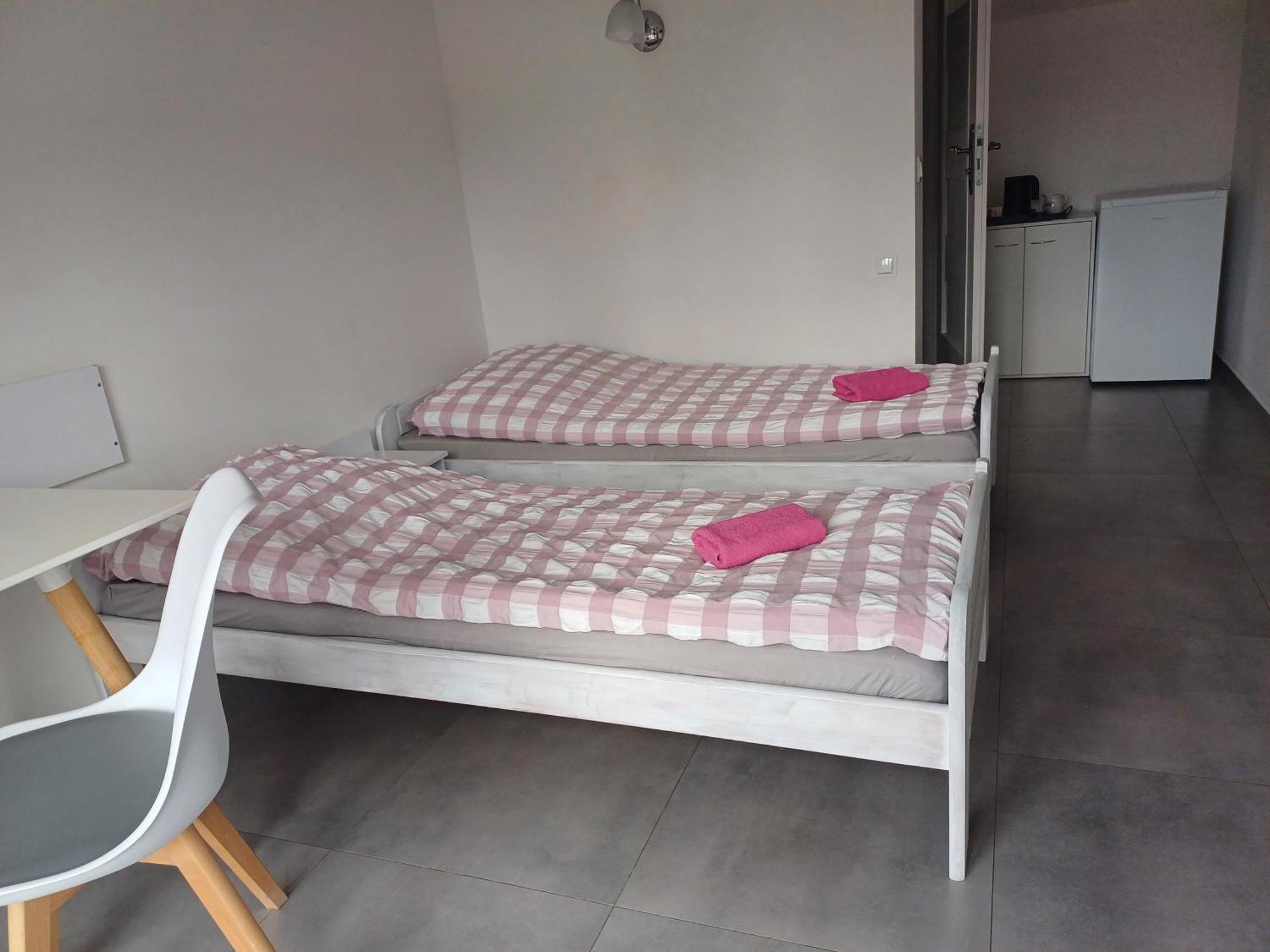 Gosciniec Solan Hotel Jeleniow Екстериор снимка