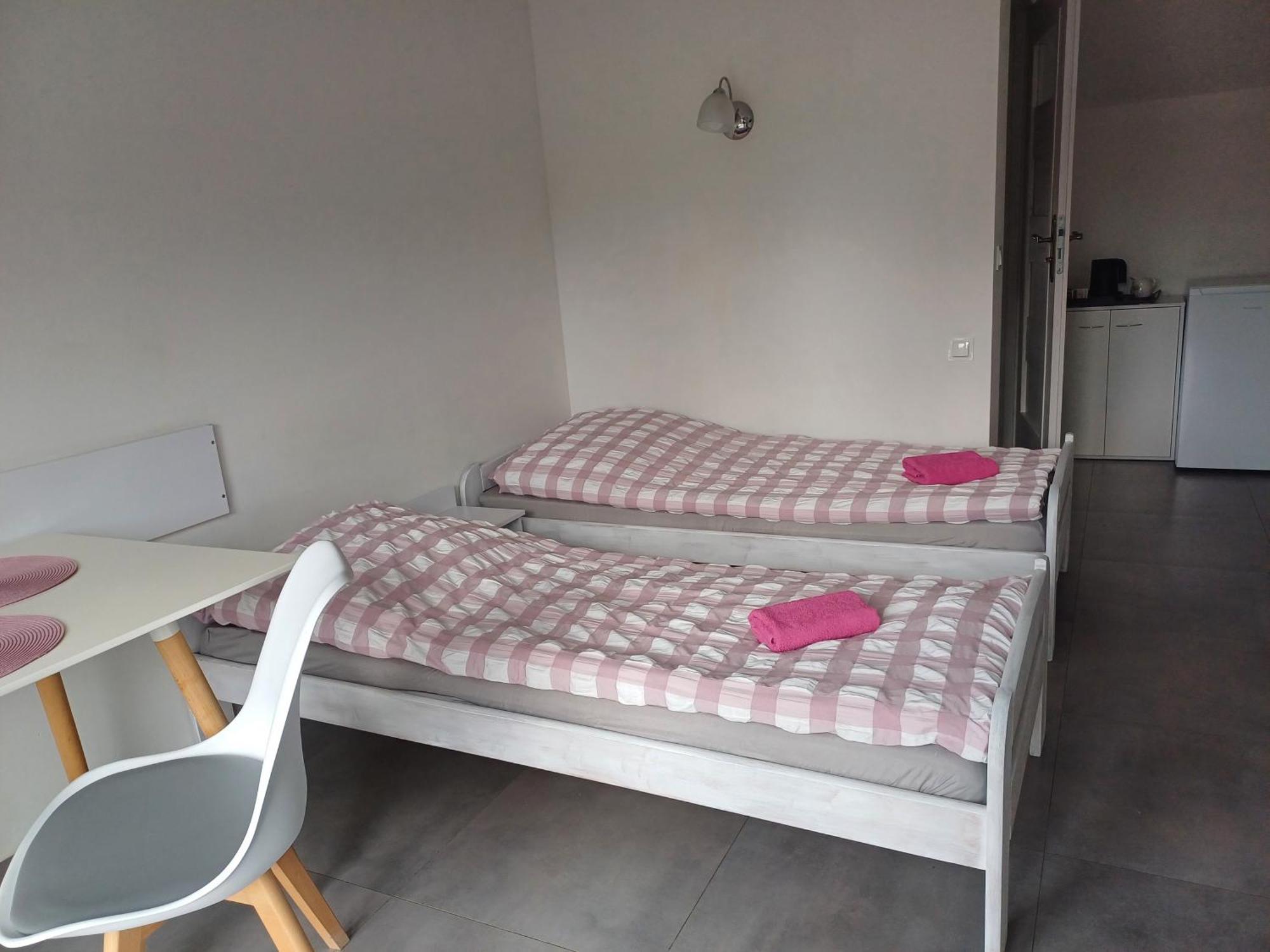 Gosciniec Solan Hotel Jeleniow Екстериор снимка